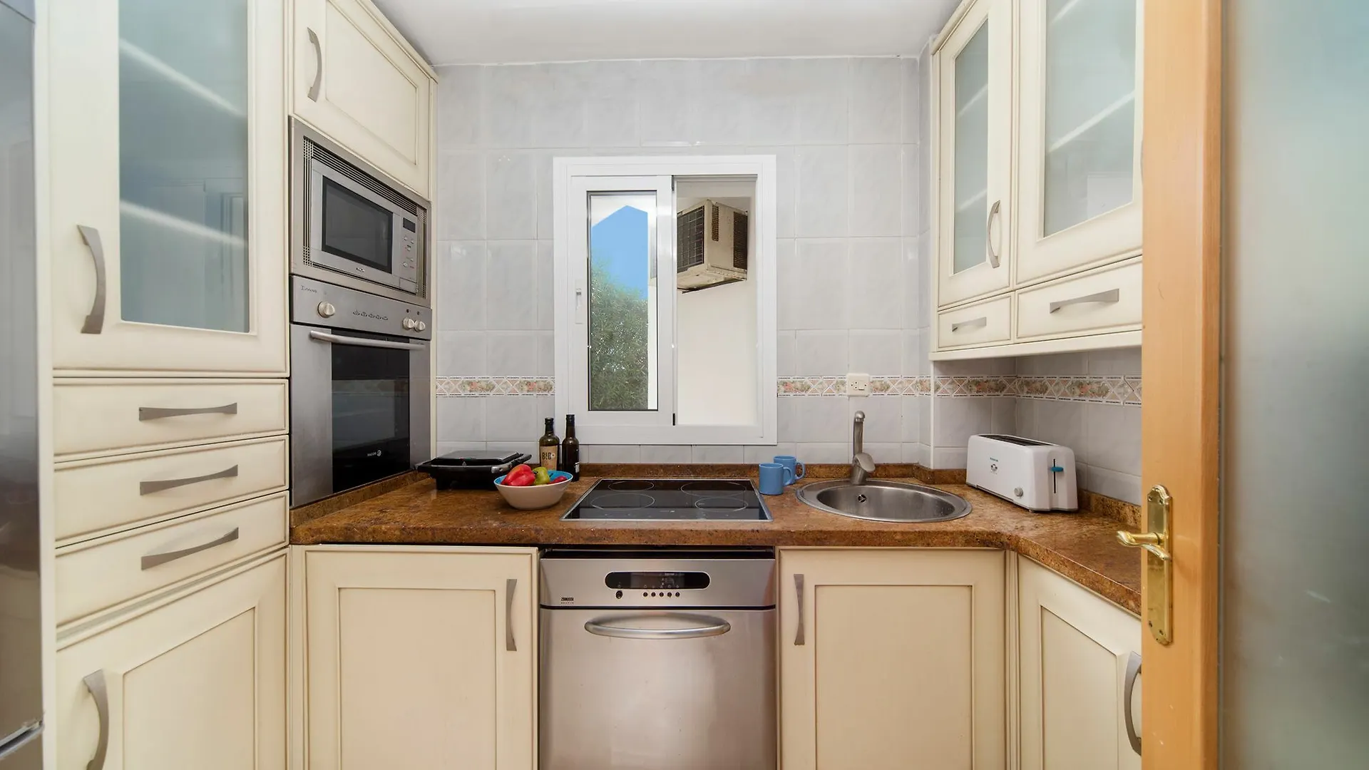 Apartamento De Lujo Primera Linea De Playa 贝纳尔马德纳 0*,  西班牙